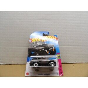 Hot Wheels 1988 Jeep Wagoneer 1:64 HW The '80s Diecast SUV Truck